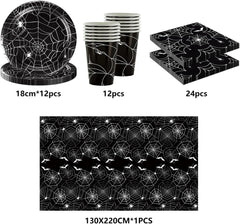 Set de tacâmuri din hârtie cu păianjeni de Halloween, format din 49 de piese, inclusiv farfurii, șervețele, pahare și față de masă. Set de tacâmuri negre pentru petrecere, cu farfurii de desert, șervețele și pahare.