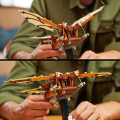 LEGO Icons Máquina voladora de Leonardo Da Vinci con alas batientes - Incluye minifigura y soporte - Set de construcción para adultos - Set de decoración del hogar - Idea de regalo - 10363 Juegos de construcción Besuche den LEGO-Store