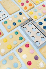 ScrapCooking – Set de tăietoare de biscuiți din lemn de cărămidă + instrumente de embosare – Formă de tăietor de biscuiți în relief din oțel inoxidabil – Accesoriu pentru matriță de copt, sablată, jucărie de construcție a torturilor – 2096