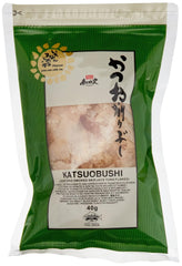 Katsuobushi Bonito Flocken – Aus 100 Prozent getrootkenem und Geräuchertem Bonito Tunfisch – Ideal para la cocina japonesa – 1 x 40 g
