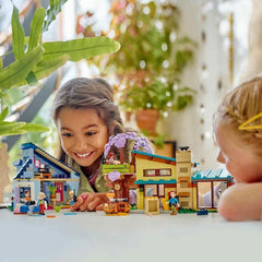 LEGO Friends Casa familiar de Olly y Paisley, casa de muñecas con figuras y accesorios, casa de dos pisos y casa en el árbol, regalo creativo para niñas y niños 7+ 42620 Juegos de construcción Besuche den LEGO-Store
