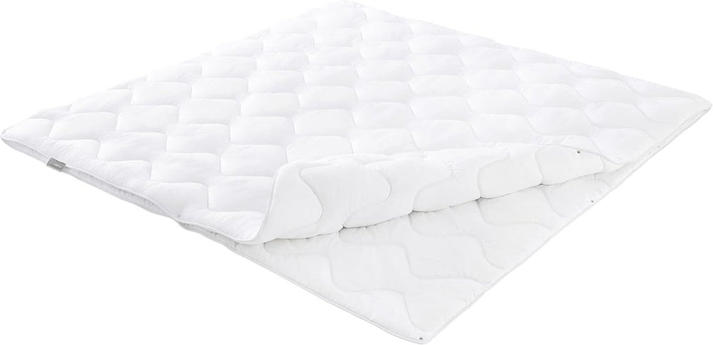 Traumnacht cuvertură de bază 4 sezoane, Pentru fiecare anotimp, Cu husă confortabilă din microfibră moale în 135 X 200 Cm, Alb, certificat Oeko Tex, Dezvoltat în Germania Plapumi si pilote Naty Shop 4 sezoane 135 X 200 Cm