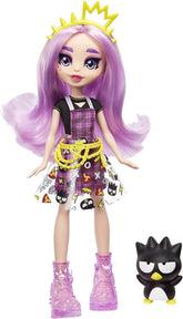 Mattel Hello Kitty GWW98 - Figura Sanrio Badtz-Maru y Jazzlyn Puppe (aprox. 25,4 cm) con accesorios y accesorios, cabello largo lila y atuendo moderno, peajes para niños de 3 años