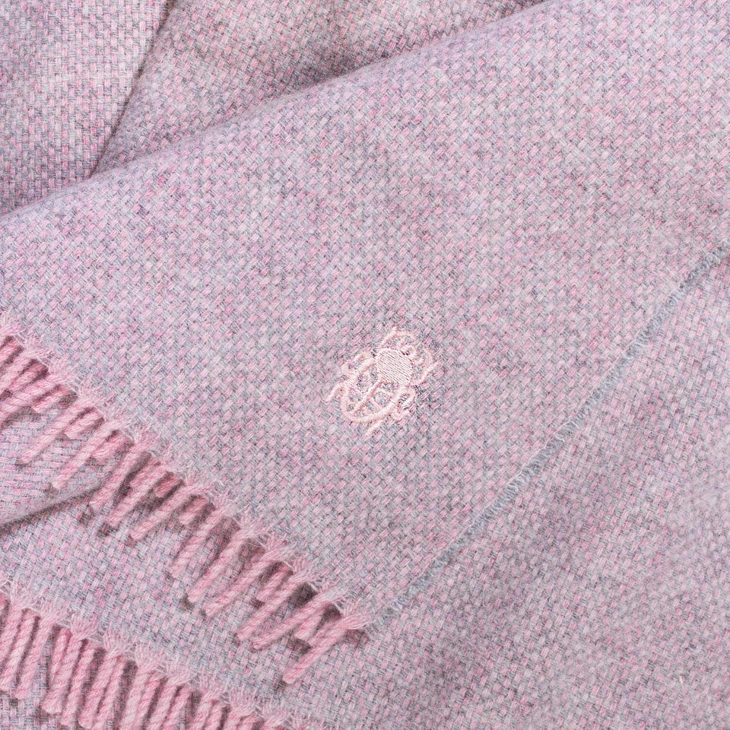 Pătură Must Relax - Pătură din lână - Plaid de înaltă calitate din lână nouă pură cu franjuri - 130X190 Cm - 310 Rose - De la "Zoeppritz since 1828" Paturi si Cuverturi 'zoeppritz since 1828'