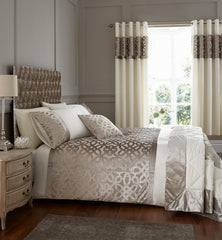 Catherine Lansfield Lattice Cut Velvet, Natural, cuvertură de pat - 220X230Cm Paturi si Cuverturi Catherine Lansfield Dimensiune rege