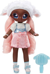 ¡N / A! ¡N / A! ¡N / A! SurpriseTeens Modepuppe - Sammlerpuppe - Stoffpuppe suave de 28 cm, inspirado en Ovejas - Con pelo rosa - Cordero Lila