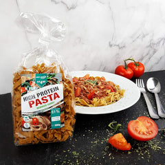 Pasta Proteica Best Body Nutrition 6 x 200 g - Tagliatelle Alto en Proteínas Fit4Day - 61% de Proteínas, Bajo en Carbohidratos, Vegano y Sin Lactosa, Sin Soja - Proteína de Guisante de Alta Calidad - Para Dietas Bajas en Carbohidratos