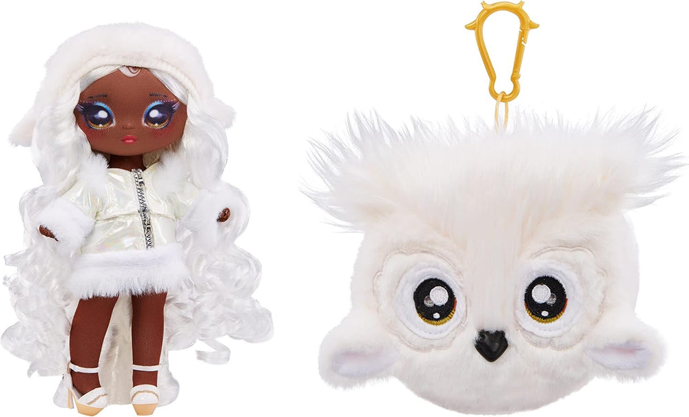 ¡N / A! ¡N / A! ¡N / A! Serie SurpriseCozy – Evie VON HOO – Schneeule Modepuppe aus softe Plüsch mit weissen Haaren, Mütze, Outfit und Flauschiger Anhäntagetasche – Tolles Geschenk für Kinder ab 5 Jahren 119357EUC