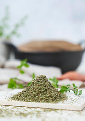 Fuchs Gewürze - Mejorana gerebelt - zum Würzen von Kartoffelgerichten, Fleischgerichten oder Eintöpfen - ingredientes naturales - 10 g en wiederverwendbarer, recyclebarer Dosis