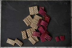 Betty Bossi Cracker Roller, el utensilio de cocina ideal para preparar Knäckebrot y Crackern für raffiniertes Fingerfood. Teigschneider mit tollen Rezeptideen.