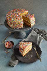 RUF Birthday Cake, Geburtstagskuchen, Schicht-Torte Aus Rührteig Und Konfetti-Streusel, Tortencreme Und Buntem Dekor-Mix, Für Kindergeburtstag, Familienfeier, Einschulung, 1X425G Frostings and Decor Naty Shop