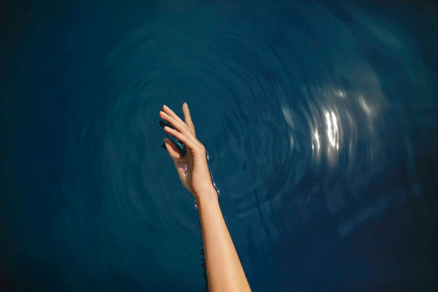 Kneipp, sare de baie, zmeură și merișoare, 60 grame Duș și baie Naty Shop