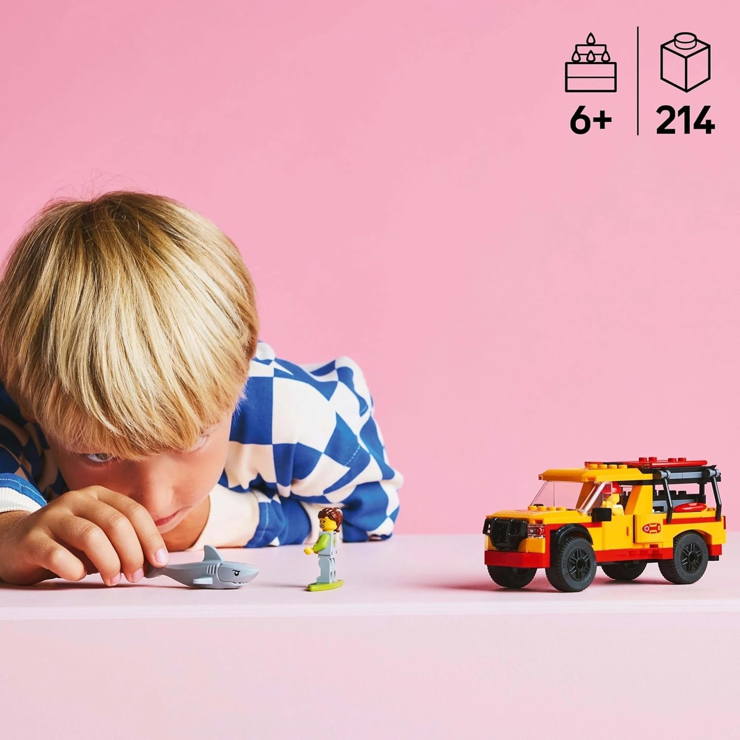 LEGO City Lifeguard Emergency Vehicle - Vehicul de teren cu 2 minifigurine și rechin - Set de construcție pentru fete și băieți cu vârsta peste 6 ani - Idee de cadou pentru surferi și fani ai sporturilor nautice 60453 Seturi de constructie Besuche den LEGO-Store
