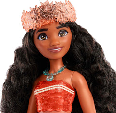 Mattel DISNEY Moana - Păpușă la modă articulată cu ținută strălucitoare, bandă detașabilă și colier, pentru copii cu vârsta de 3 ani și peste, HPG68