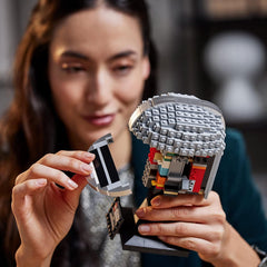 LEGO Star Wars Modelo de casco mandaloriano, colección de decoración de habitaciones y un maravilloso regalo para adultos, kit, hombres, mujeres, madre, padre, idea de regalo de colección 75328 Juegos de construcción Besuche den LEGO-Store