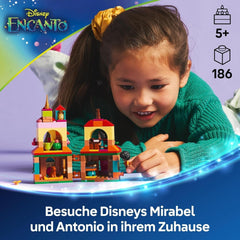 LEGO Ç€ Disney Encanto Mini House, juguete de construcción para niñas a partir de 5 años, juguete de fantasía y set de construcción con Mini Muñecas Mirabel y Antonio, figura de Carpincho y llave 43261 Juegos de construcción Besuche den LEGO-Store