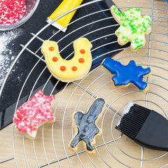 Forme de biscuiți Lurch 10546, set de 4 bucăți, model Lucky, cu model Coșar, Potcoavă, Porc, Trifoi, din oțel inoxidabil cu înveliș de silicon