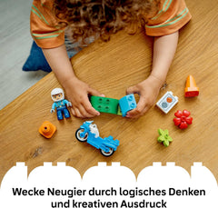 LEGO DUPLO Moto de policía azul - Lernspielzeug zur Förderung der Motorik für Kleinkinder - incl. Motorrad, Polizisten Figur und Verkehrsampel - Geschenk für Jungen und Mädchen ab 2 Jahren - 10471