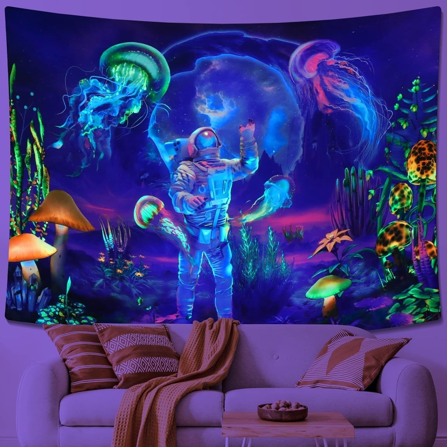 Tapiserie betylifoy black light astronaut reactive plants jellyfish Casa - Accesorii si Decoratiuni Naty Shop