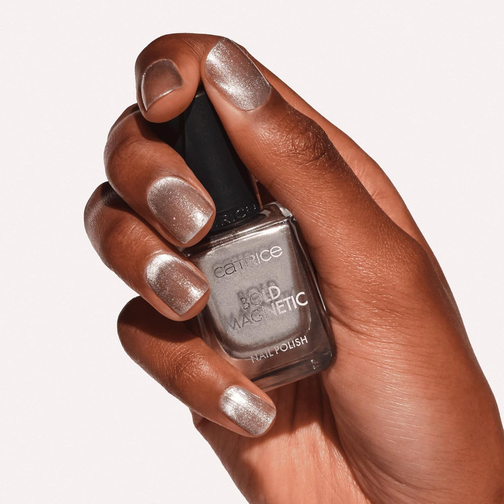 Esmalte de uñas magnético Catrice Bold, núm. 030, dorado, metálico, vegano, sin microplásticos, sin fragancia, sin parabenos, 1 paquete (10,5 ml)