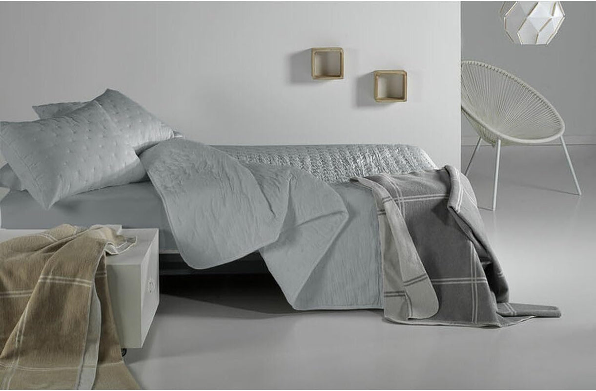 Pierre Cardin - Bouti Dots - Cama 180 Cm - Color Gris C5 Edredones y colchas Naty Shop