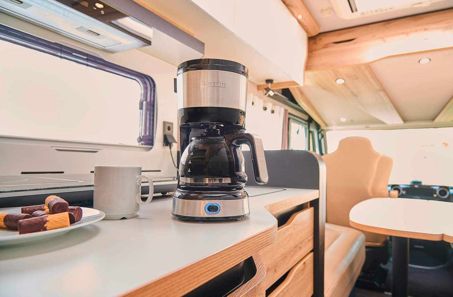 Espressor compact SEVERIN, cafea aromată cu aparatul de cafea pentru până la 4 cești, espressor cu filtru și filtru oscilant permanent, oțel inoxidabil/negru, KA 4808