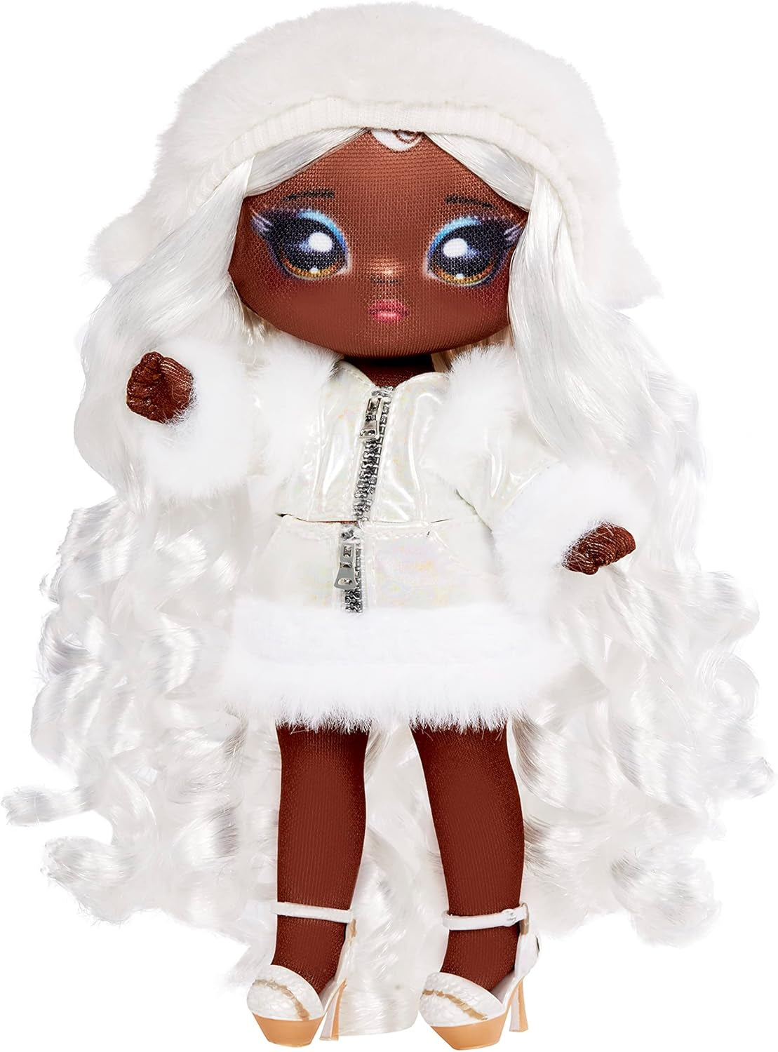 ¡N / A! ¡N / A! ¡N / A! Serie SurpriseCozy – Evie VON HOO – Schneeule Modepuppe aus softe Plüsch mit weissen Haaren, Mütze, Outfit und Flauschiger Anhäntagetasche – Tolles Geschenk für Kinder ab 5 Jahren 119357EUC