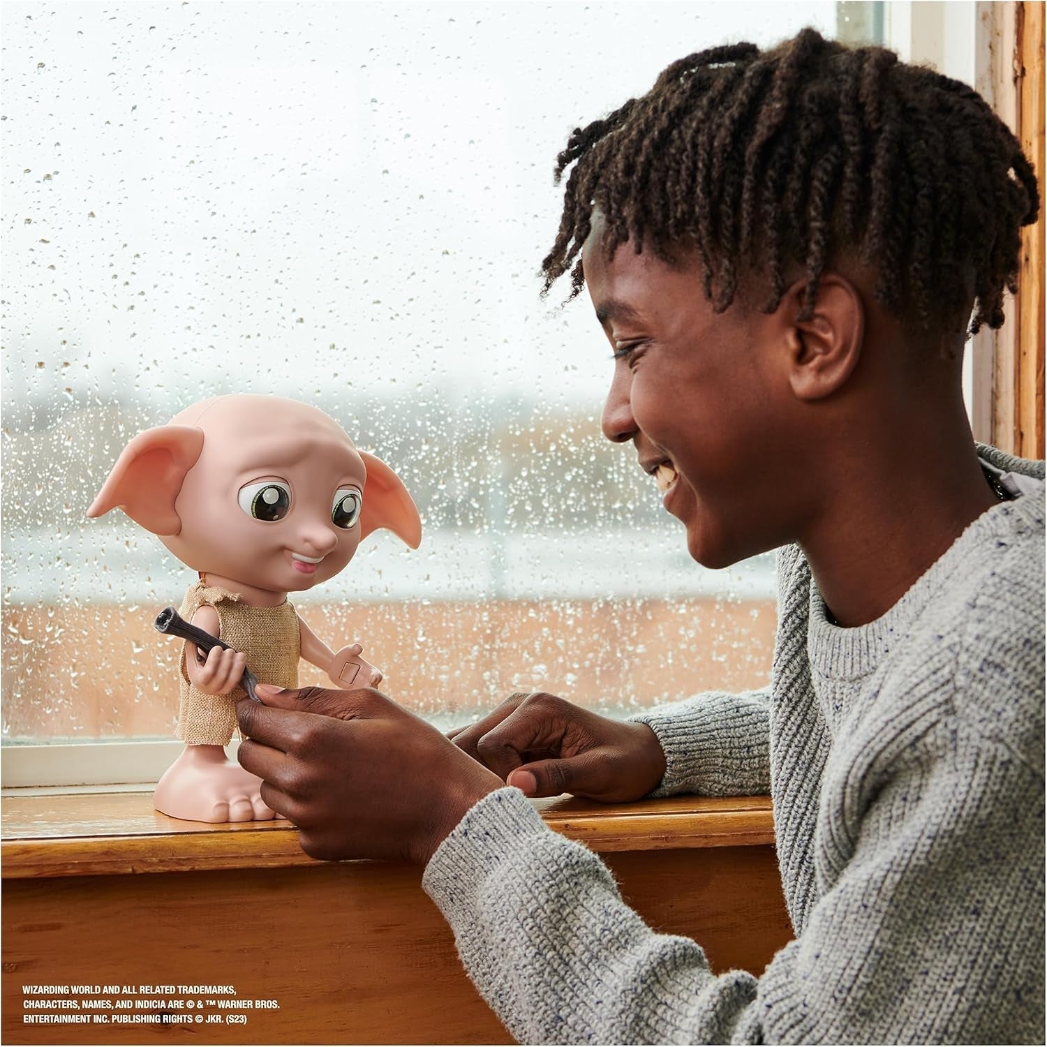 Wizarding World Harry Potter - Muñeco Interactivo Dobby Elfo Doméstico con Más de 30 Sonidos, Frases y Movimientos, Alemán-Italiano, Juguete para 6 años, Fan Article Muñecas Naty Shop