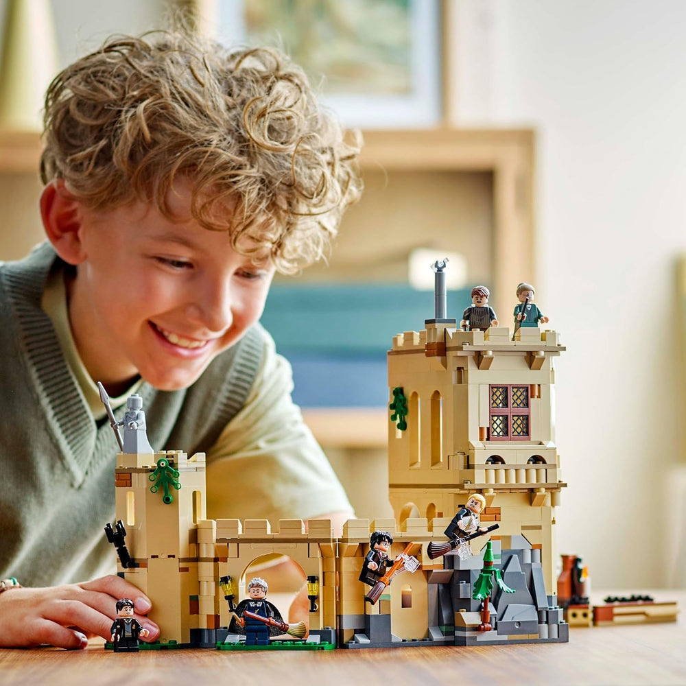 LEGO Harry Potter Schloss Hogwarts: Flugstunden, Abenteuer-Spielset mit 6 Minifiguren zum Sammeln, inkl. Draco Malfoy y la profesora McGonagall, Rollenspiel Set für Jungen und Mädchen ab 9 Jahren 76447