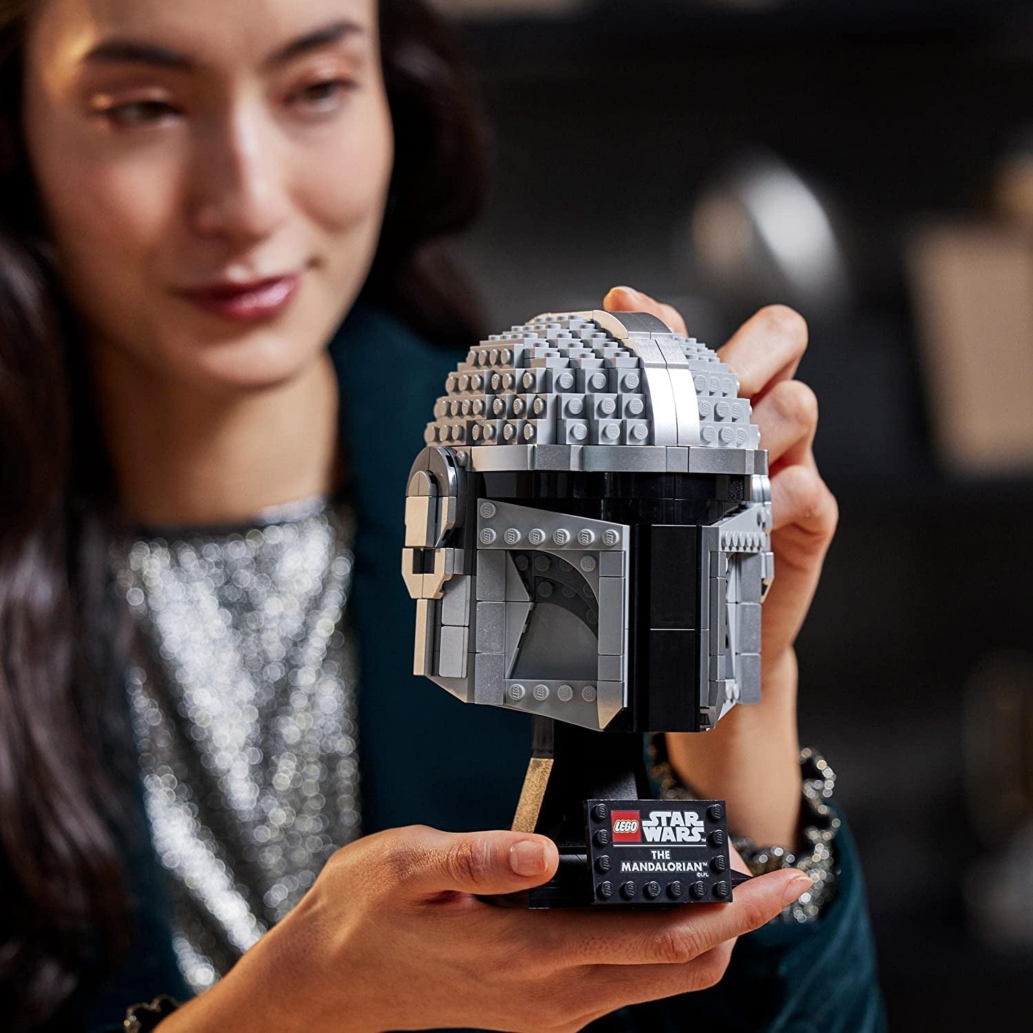 LEGO Star Wars Modelo de casco mandaloriano, colección de decoración de habitaciones y un maravilloso regalo para adultos, kit, hombres, mujeres, madre, padre, idea de regalo de colección 75328 Juegos de construcción Besuche den LEGO-Store
