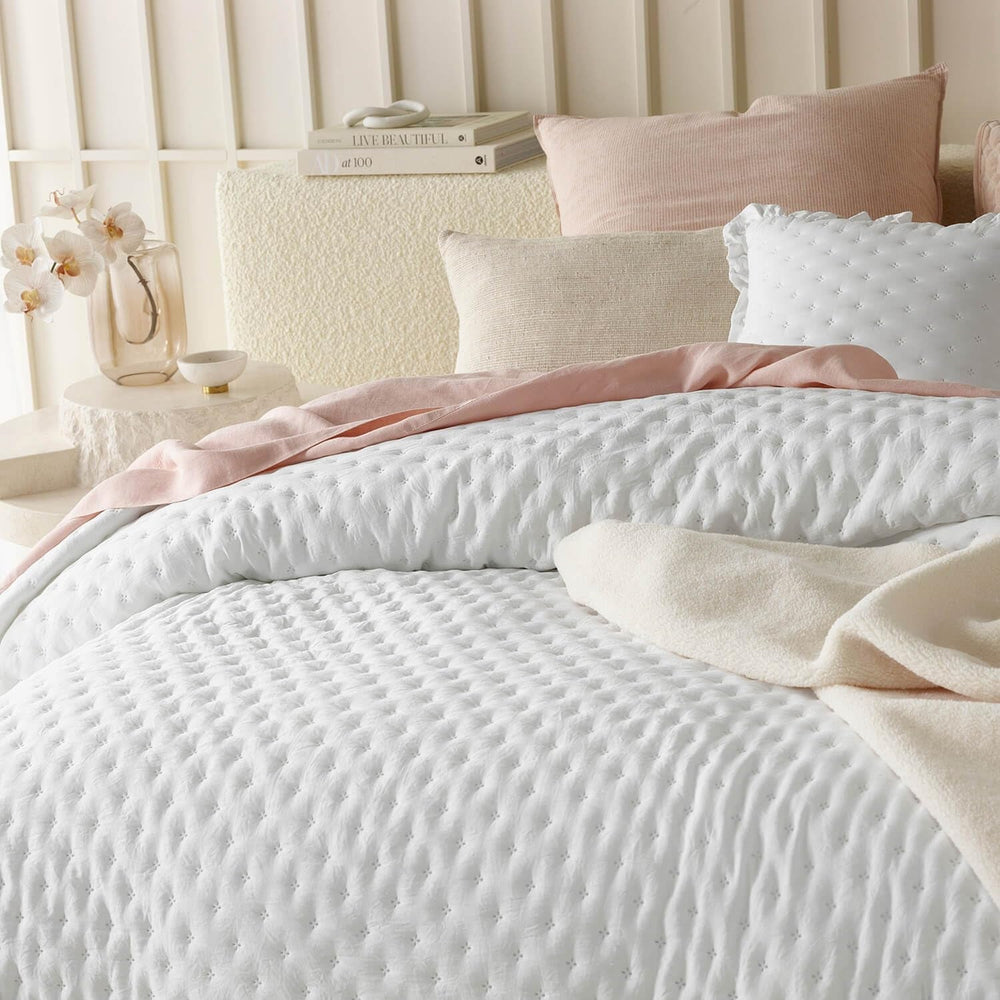 ROOM99 Colcha Molly Elegante en Blanco 240 X 260 Cm Colcha Versátil como Colcha o Manta de Sofá para Cama y Sofá Estilo Manta Ideal como Colcha Camas y Mantas Beuche den ROOM99-Store