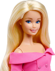 Barbie Signature gestylt von Andrew Mukamal Modepuppe, Sammlerstück mit 3 Looks für Tag und Abend sowie Accessoires, inklusive mit Ständer, JBH81