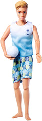 Steffi Love Beach Kevin, Kevin în costum de baie cu tricou și mingea de volei, complet mobil, 30cm păpușă de joacă, de la 3 ani, alb Papusi Naty Shop