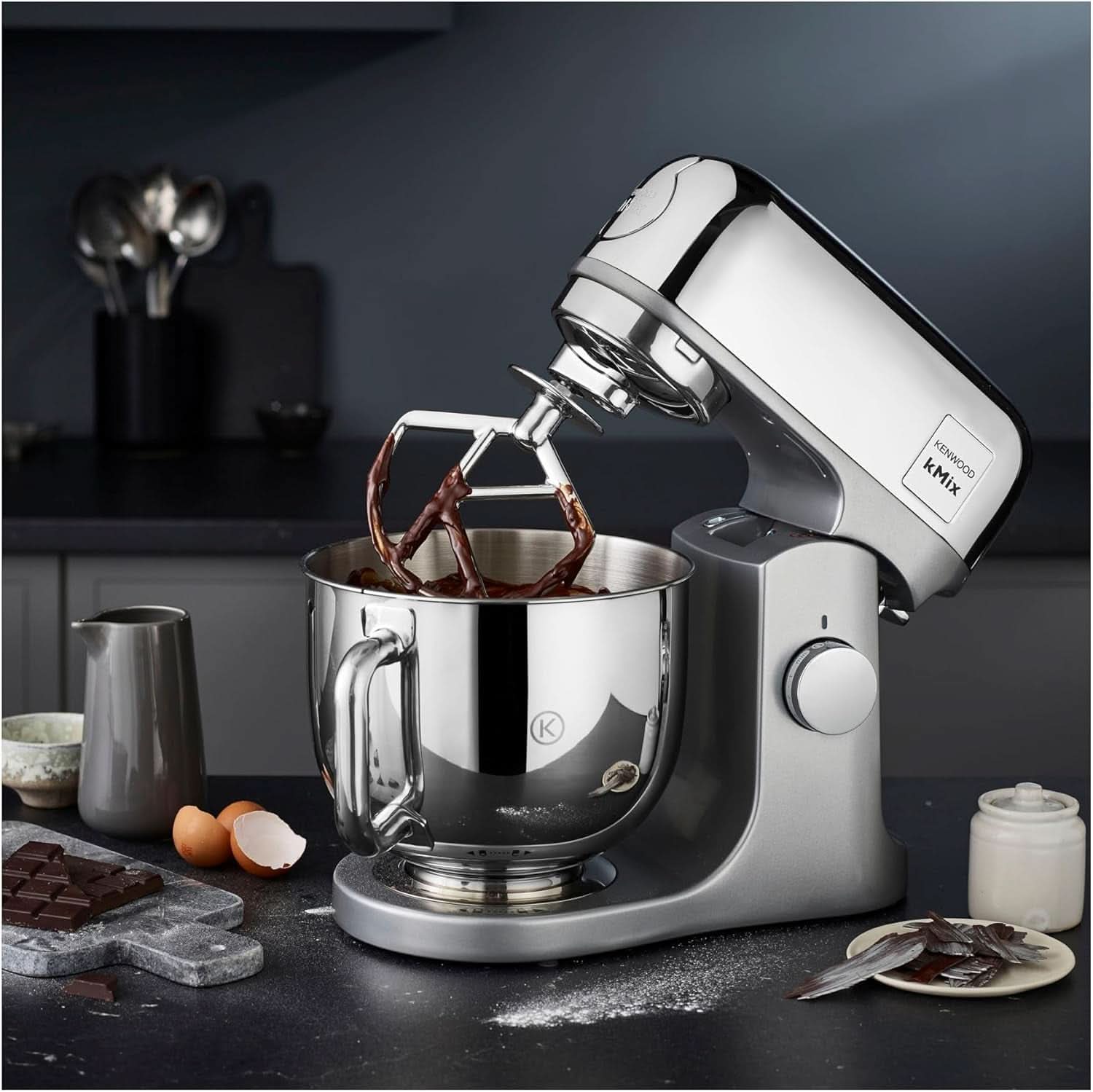 Kenwood Kmix Editions KMX760CH Küchenmaschine, 5 L Edelstahl Schüssel, Safe-Use-Sicherheitssystem, Metallgehäuse, 1000 Watt, Inkl. 3-Teiligem Patisserie-Set Und Spritzschutz, Chrom Madre e Hijo Naty Shop