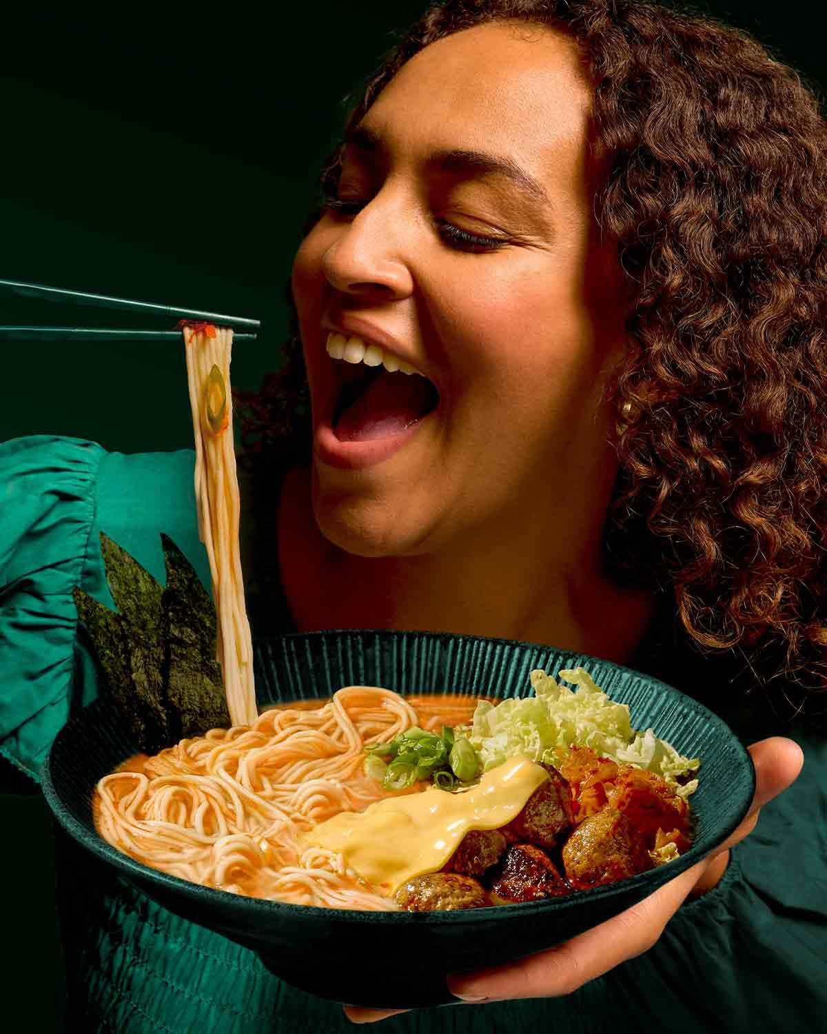 LEE KUM KEE Fideos Ramen - Ramen asiático de textura delicada y fina, el clásico para sopas ramen y platos al wok, fideos semisecos, dos raciones por paquete, multipack de 6 x 180g