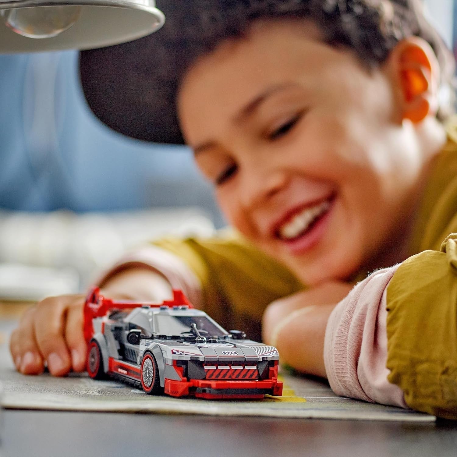 LEGO Speed Champions Juego de coches de carreras Audi S1 E-Tron Quattro con juguetes para construir, jugar y exhibir, modelo de coche para niños, regalo para niños y niñas de 9 años 76921 Juegos de construcción Besuche den LEGO-Store