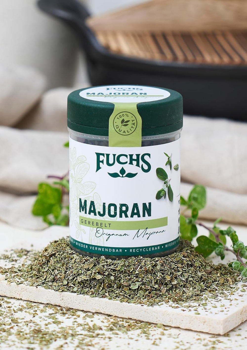 Fuchs Gewürze - Mejorana gerebelt - zum Würzen von Kartoffelgerichten, Fleischgerichten oder Eintöpfen - ingredientes naturales - 10 g en wiederverwendbarer, recyclebarer Dosis