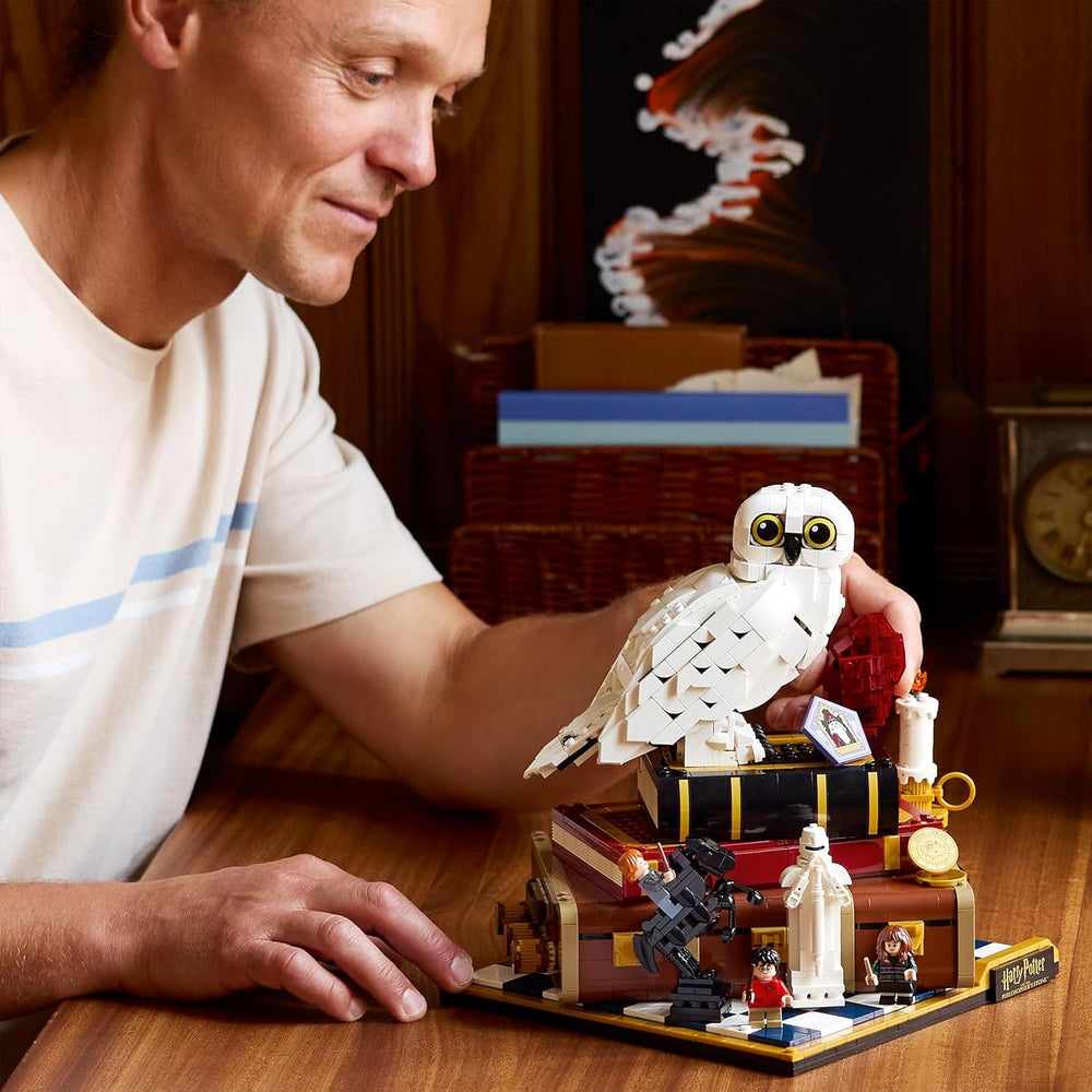 LEGO Harry Potter Stein der Weisen - Sammleredition - DIY Deko - Modellbau mit Miniatur Filmszenen - Hedwig Eulenfigur, 3 Minifiguren - Geschenk zum Vatertag - 76466