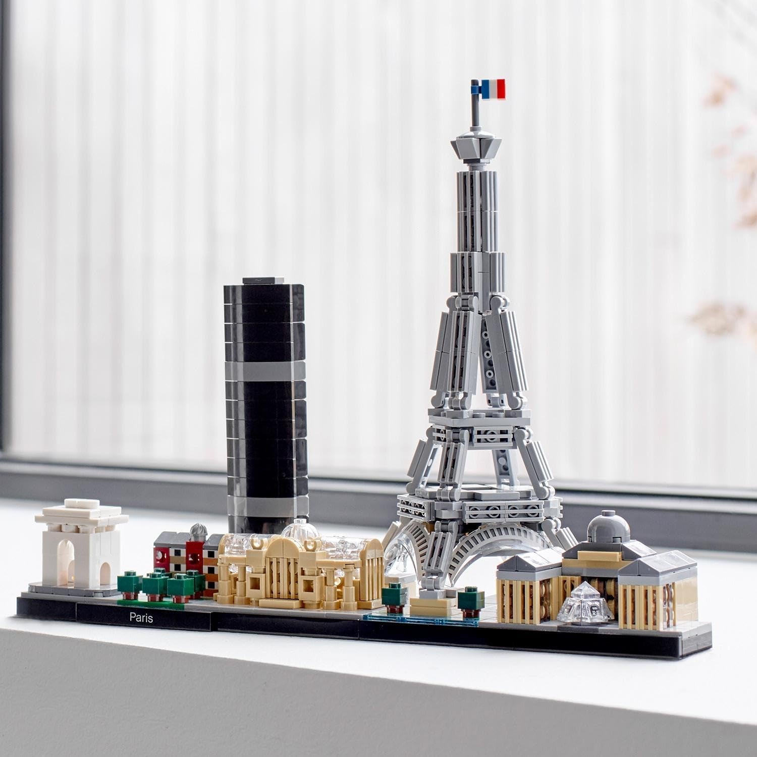 LEGO Architecture París, Torre Eiffel, Campos Elíseos y Louvre, kit de modelos, colección Skyline, decoración para el hogar y la oficina, ideas de regalos para coleccionistas, hombres y mujeres 21044 Juegos de construcción Besuche den LEGO-Store