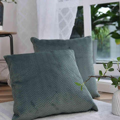 Cutie pentru perdele Pernă Pernă decorativă Lxw 45X45 Cm Verde Jacquard "Greta" Cu design în formă de heringbone Închidere cu fermoar ușor de întreținut Umplutură moale 320G - Varietate de culori, 2023510 Perne calatorie Naty Shop