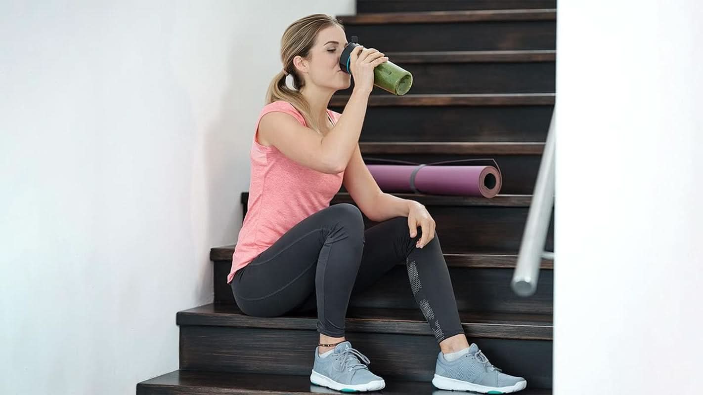 Blender de mână Braun MQ 5252 - Multiquick 5 Vario Fit Blender de mână cu bază de blender din oțel inoxidabil și atașament Blend & Go pentru smoothie-uri pe drum, 750-1000 Watt Mama si Copilul Naty Shop