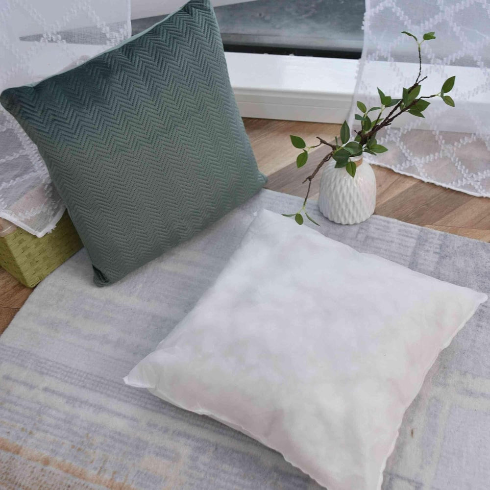 Cutie pentru perdele Pernă Pernă decorativă Lxw 45X45 Cm Verde Jacquard "Greta" Cu design în formă de heringbone Închidere cu fermoar ușor de întreținut Umplutură moale 320G - Varietate de culori, 2023510 Perne calatorie Naty Shop