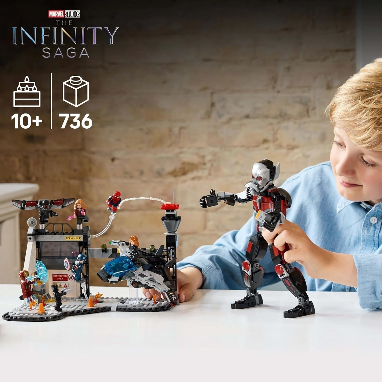 LEGO Marvel Captain America: Civil War Action Duel - Juego de superhéroes con 8 minifiguras - Juego de construcción y juego de aviones de juguete - Regalo para niños y niñas 76314 Juegos de construcción Besuche den LEGO-Store