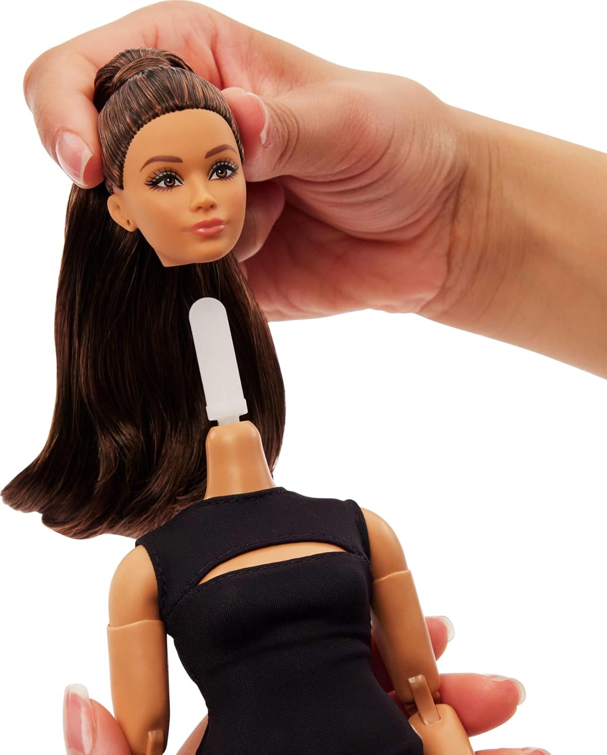 Muñeca Barbie Basics Modelo 5 Coleccionable con Cabello Morena Mini Vestido Negro y Tacones Altos Ajuste Universal Moda Cuerpo Móvil con Curvas Femeninas JBH73 Naty Shop Muñecas