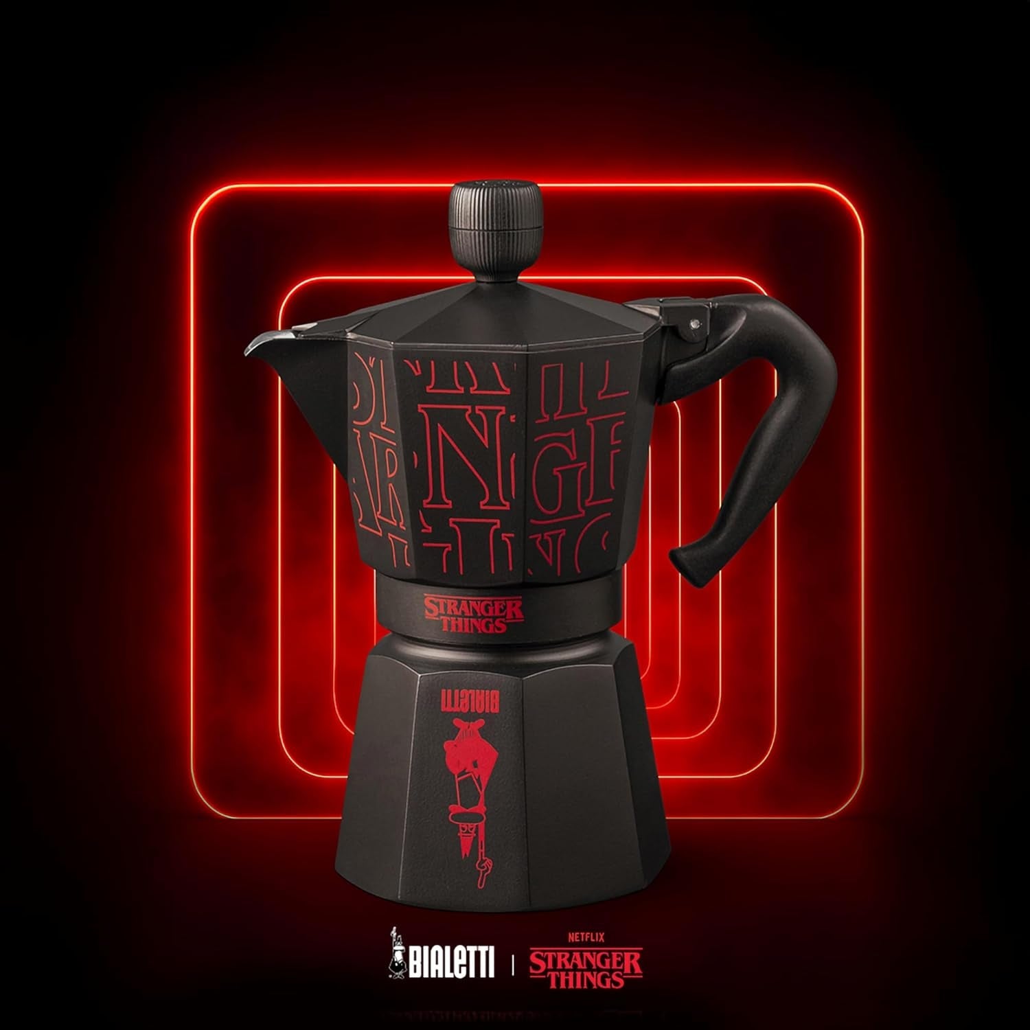Bialetti Moka Express Stranger Things Cafetiera cu 6 căni, Buton muzical cu funcție de încărcare USB-C, Nu este potrivită pentru plite cu inducție, 6 căni (270 ml), Negru
