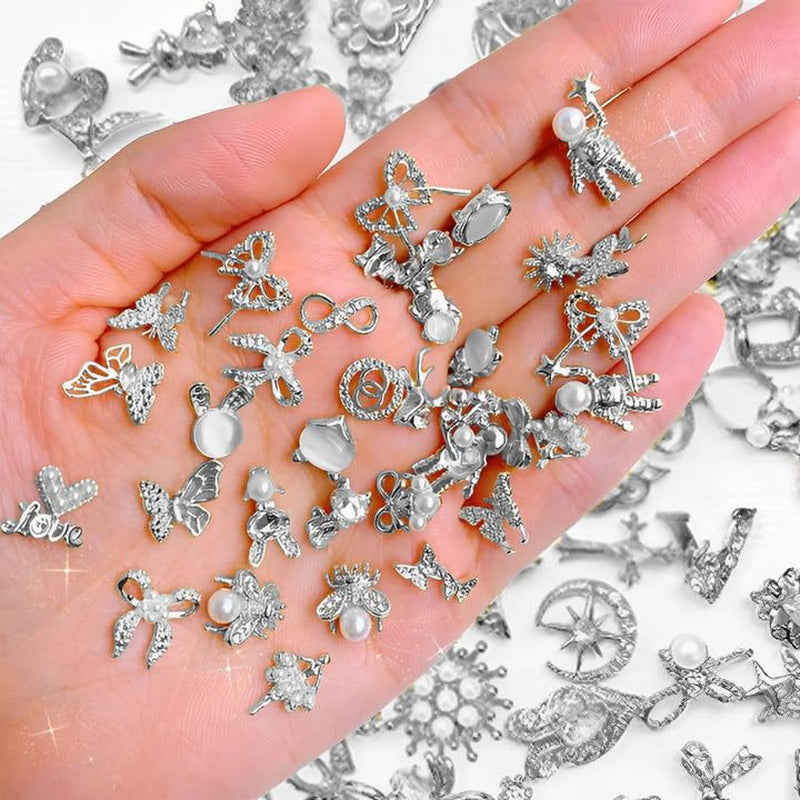 50 Stück Gold Nail Charms, 3D Glänzend Nail Art Charms, Glitzersteine Nägel Perle Legierung Nagel, Schmetterling Strasssteine Nägel Charms, DIY Nail Art Zubehör, Für Mädchen Frauen