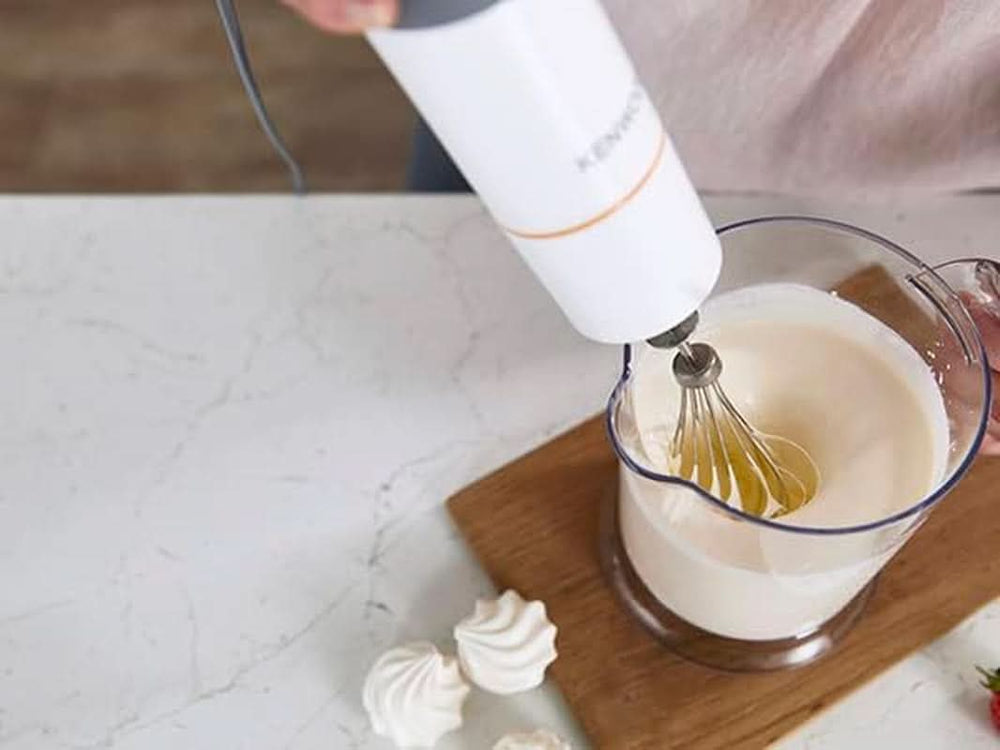 Kenwood Stabmixer HBM40.302WH, Triblade System Mit 3 Klingen, 1 Geschwindigkeit + Turbo, Metallstab 20 Cm, Inklusive Schneebesen, Messbecher, Zerkleinerer 0,5 L, 850 W, Weiß Mama si Copilul Naty Shop