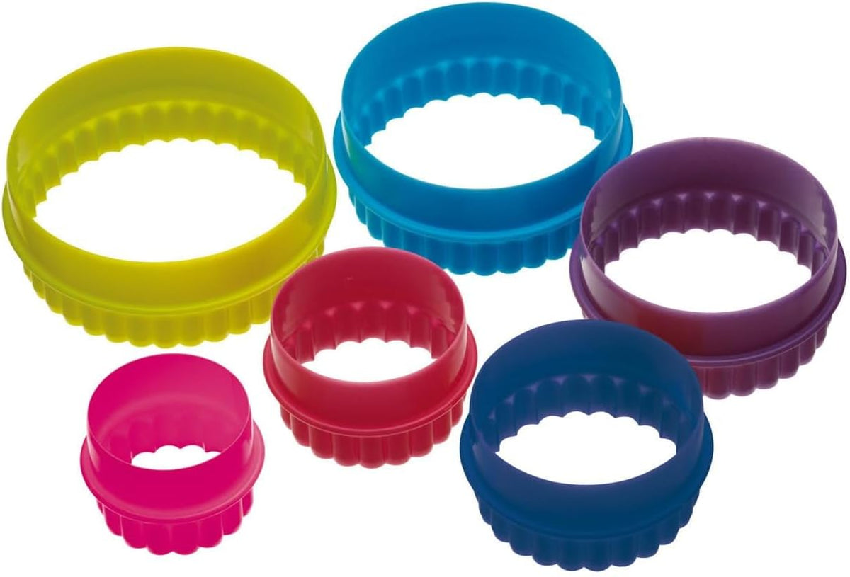 Set de forme pentru biscuiți Colourworks, 6 piese, netede și striate – colorate, rotunde