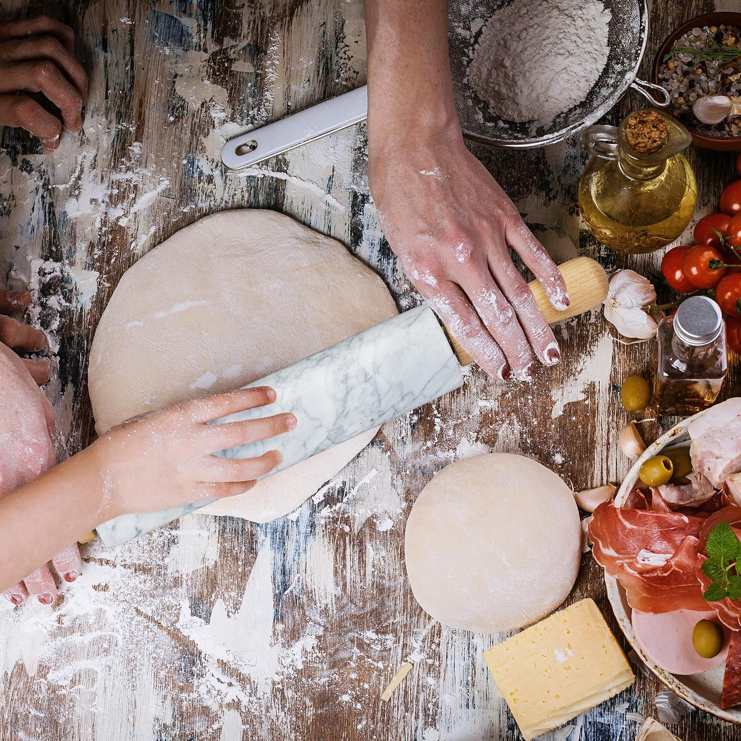 Relaxdays Nudelholz Marmor, Griffe aus Holz, Teigroller zum Kochen & Backen, mit Ablage, 48 cm, schwere Backrolle, blanco