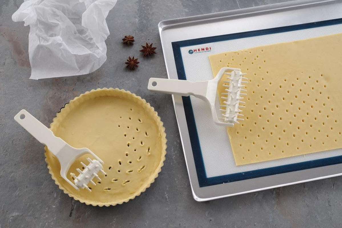 HENDI Stiproller, Stippwalzse, Teigigel, Teig Gitterschneider, für saftige Kuchen- und Gebäckböden sowie Pizzateig, 77x210mm, Polipropileno